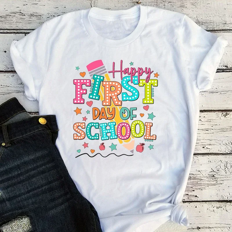 Футболка с надписью Happy First Day of School 2024