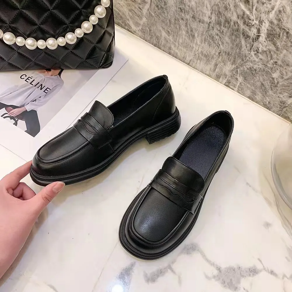 Women Leather Shoes  Casual  Genuine  Solid Color Round Set of Feet Non-slip Breathable  Loafers