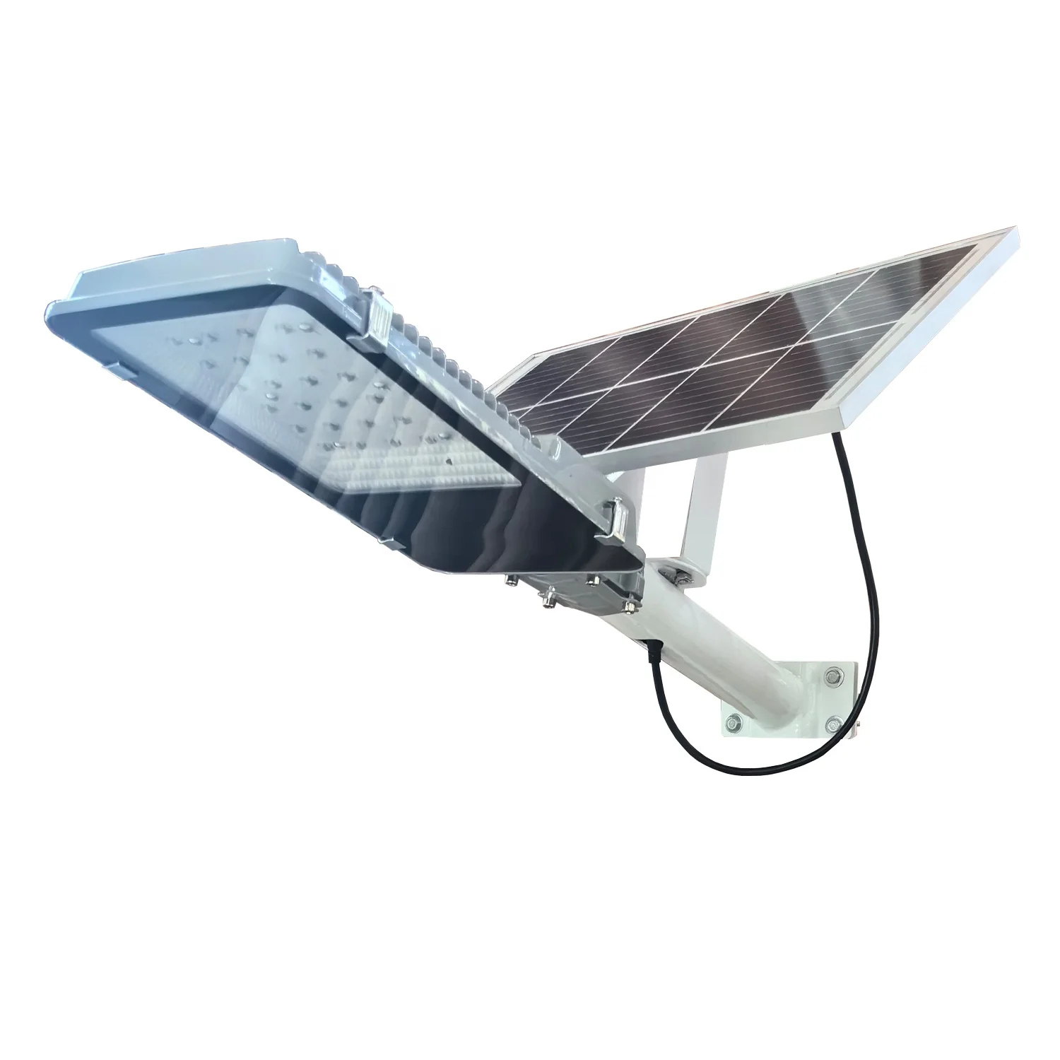 Фото Уличный умный светодиодный фонарь IP65 из алюминия, 30-150 Вт, на солнечной батарее, для дорог, с сертификатом CE, 3-летняя гарантия, дистанционное управление №2