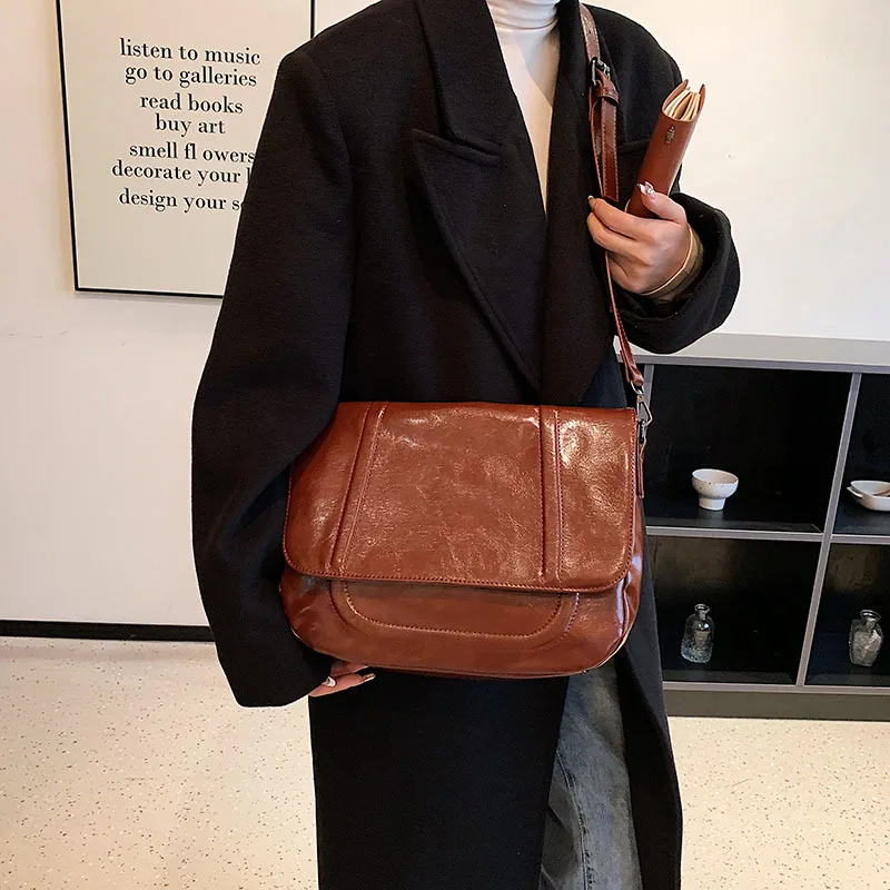 

Fashion Women's Shoulder Bag Crossbody Bag Large Capacity Female Backpack PU Leather Tote Bag Commuting Bag College Student Bag