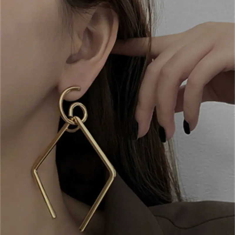

New Trendy Geometry Metal Big Earring for Women Fashion Jewelry Minimalism Dangle Earring Elegant Drop Earring Delicate Ear Drop