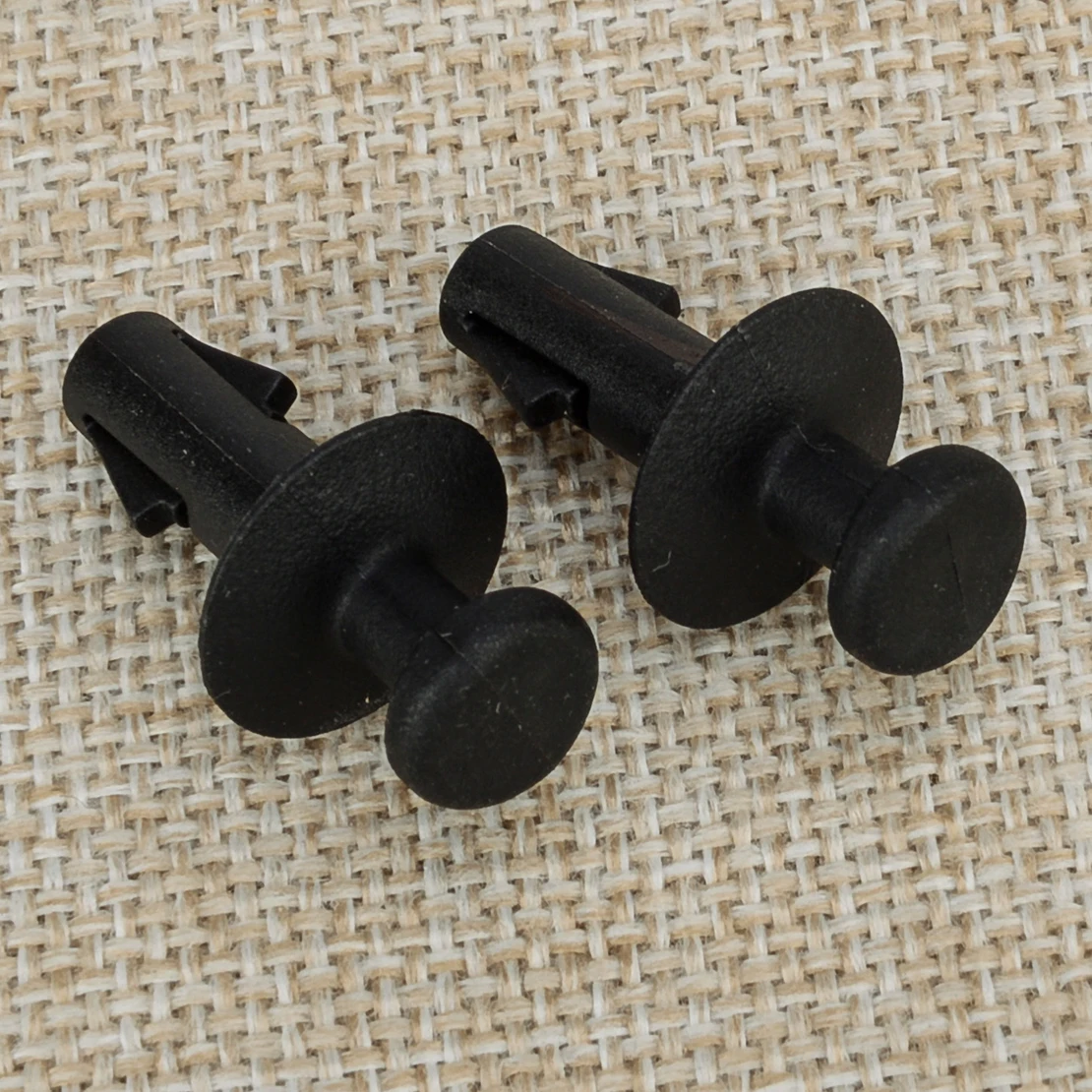 

2pcs Black Parcel Shelf String Pivot Clip Holder Plastic Fit for Buick Encore Chevrolet Trax Tracker MK1 2013-2019 95129884