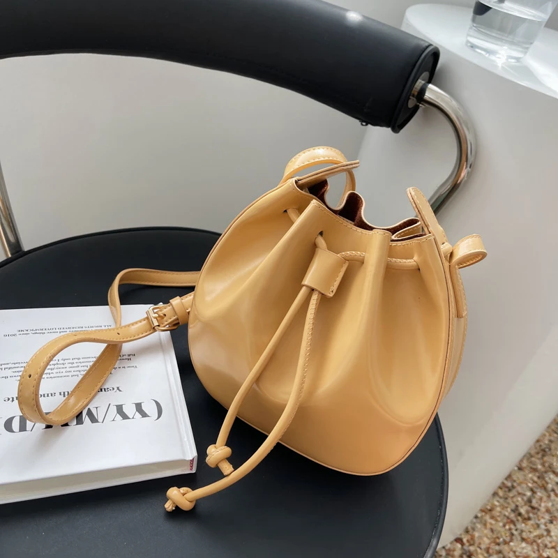 

Stylish Drawstring Women's Bag Solid Color Female Shoulder Bags PU Leather Composite Bag Crossbody Bucket With Pleated Strap