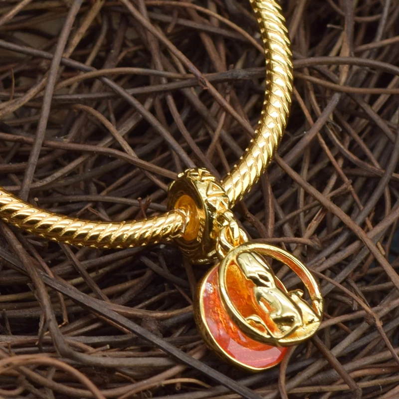 Женский браслет из серебра 2022 пробы с бусинами |