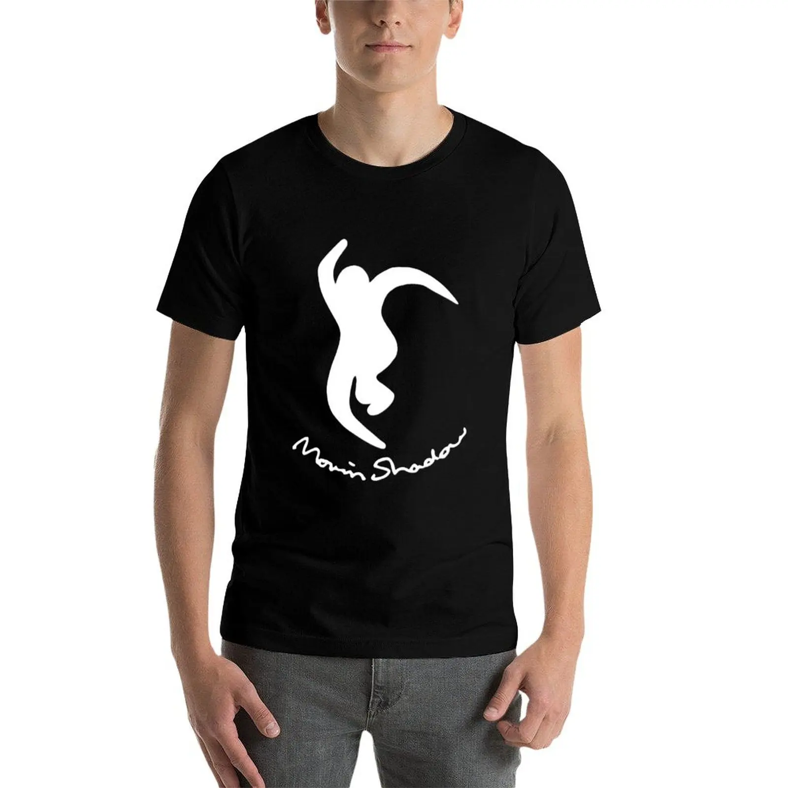 Классическая классическая футболка с логотипом Moving Shadow Cursive Essential фигурки аниме