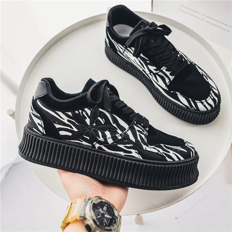 

Men Casual Shoes Low Top Flat Shoes Black Sneakers Men Vulcanize Shoes Lop Upper Men Canvas Shoes Zapatillas Hombre Men Sneakers