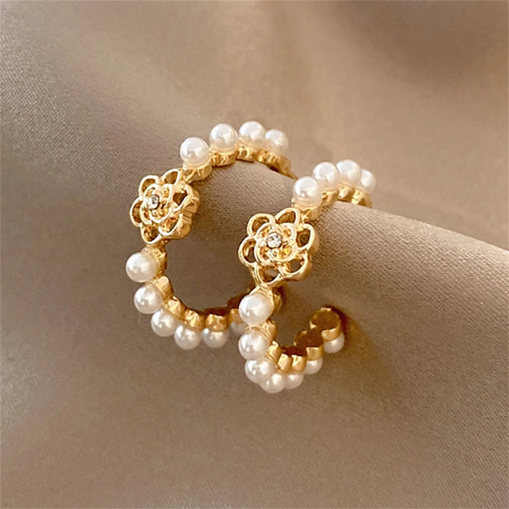 

Korean Floral Imitation Pearl Cutout Hoop Stud Earrings For Women Light Luxury Gold Color Statement Earring Party Jewelry Gifts
