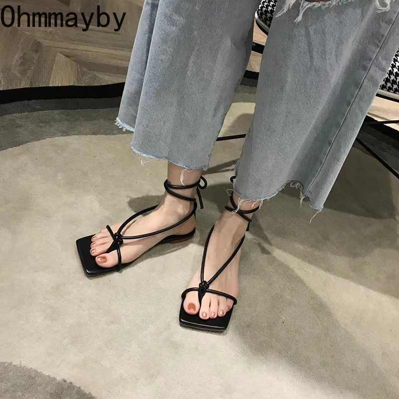

2022 New Women's Strappy Roman Sandals Casual Flast Heels Slides Fashion Narrow Band Square Toe Sandal Ladies Elegant Shoes