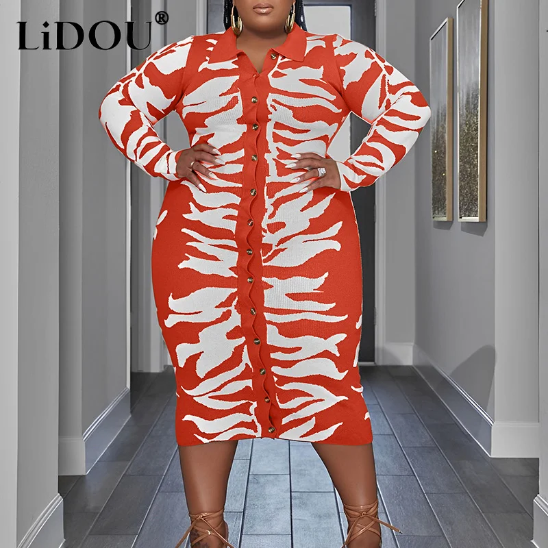 Женское платье на пуговицах