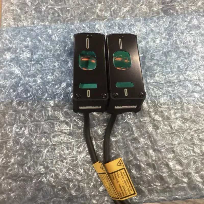 KEYENCE IL-S025 IL-S065 IL-S100 Головки лазерного датчика новые и оригинальные