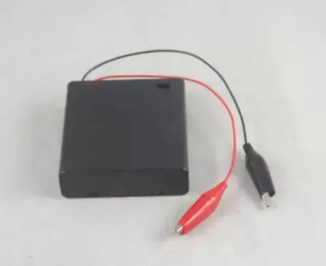 30pcs/lot 4*AA 6V Plastic Battery Holder Storage Box Case With Alligator Clips For 4 x 1.5V AA Lithium Batteries Cover