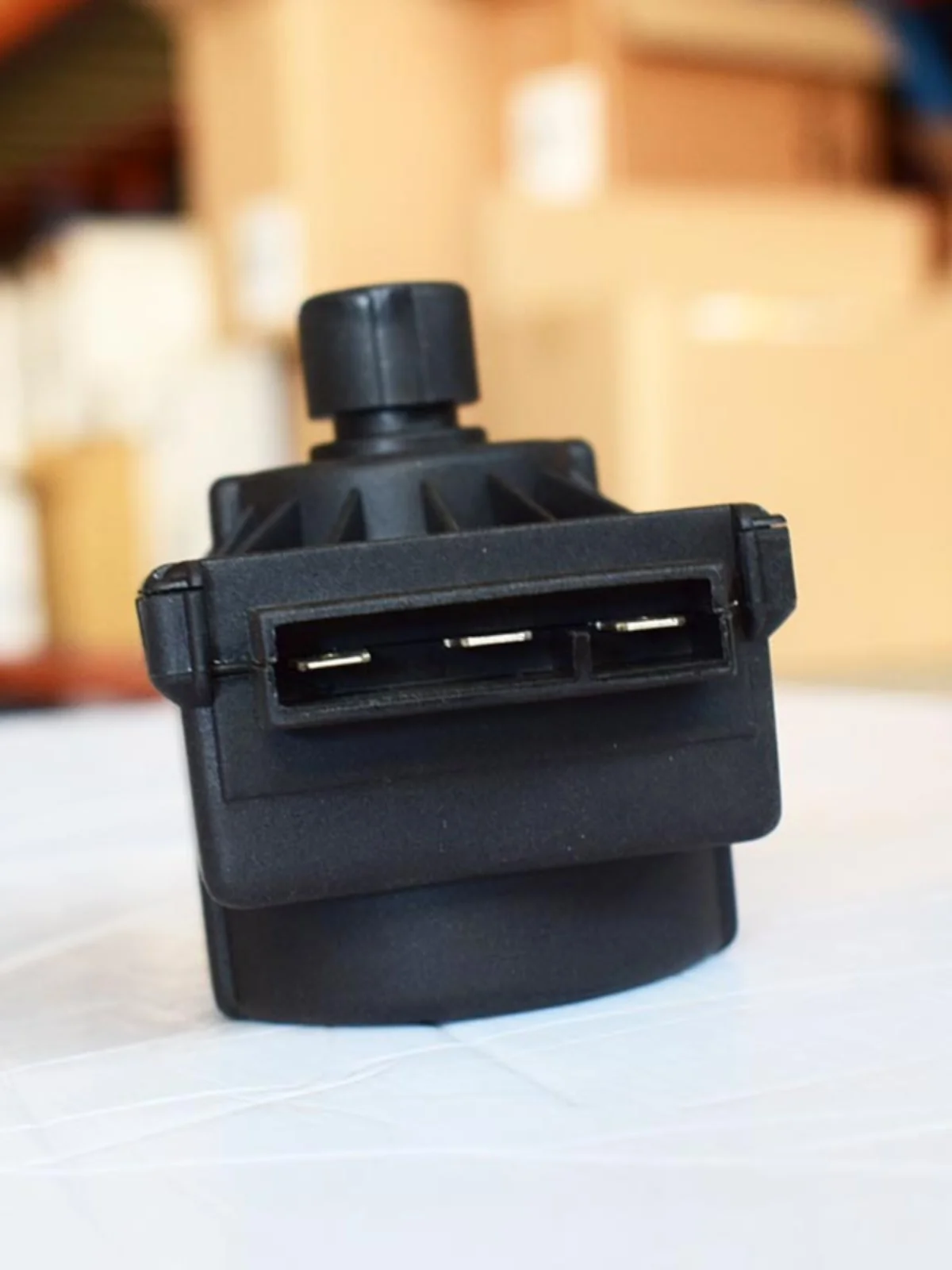 Подходит для аксессуаров. Электромагнитный трехходовой клапан. Двигатель с