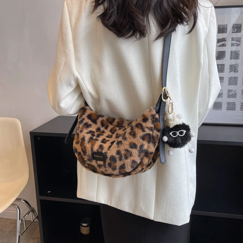 

Плюшевая сумка для подмышек с леопардовым узором, женская сумка большой вместимости, роскошная дизайнерская сумка-мессенджер, модная сумка, сумка для макияжа, кошелек