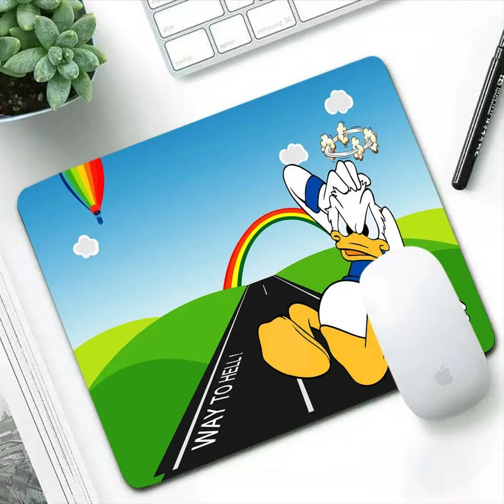 

Donald Daisy Duck Cartoon Mouse Pad Rug Gamer PC Completo Computer Small Desk Mat Keyboard Gaming Accessories Mousepad