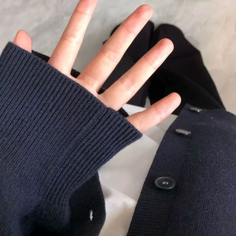 Темно-синий вязаный кардиган для женщин Осенний стильный уютный свободный