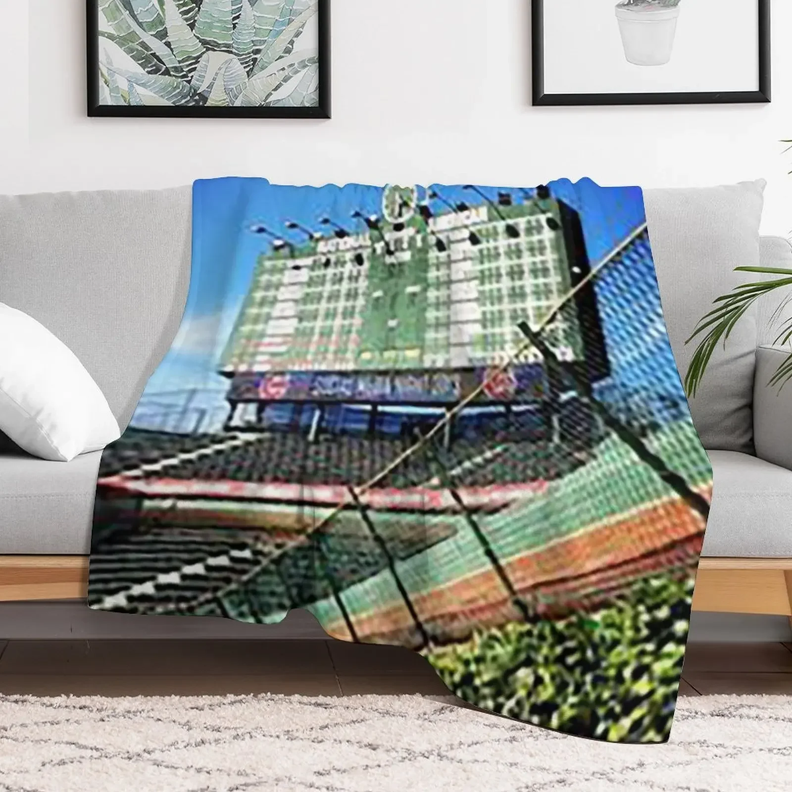 Wrigley Field Bleacher Bums. Табло Outfield покрытые плющами стены Waveland Ave Корзина на Плед