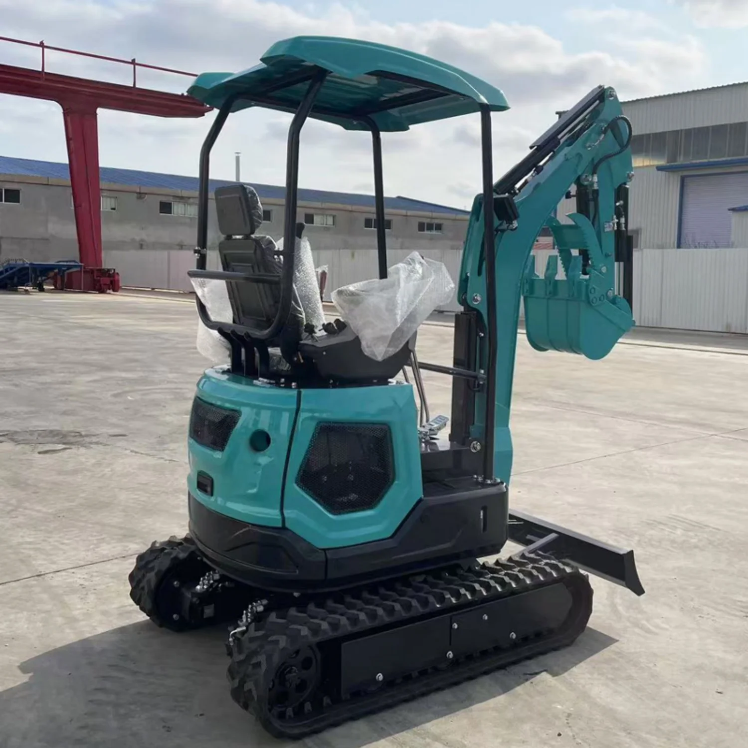 Фото Заводская поставка: мини-экскаватор с двигателем Kubota, 1,8 тонны, гидравлический гусеничный экскаватор, стандарт Евро-5 EPA, для садовых и сельскохозяйственных работ. №4