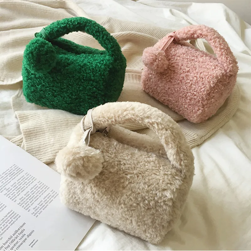 New Fashion Tassel Handbag Autumn And Winter Fur Bag Plush Lamb Fur Small Square Bag Cute Fur Ball Handbag Chain Messenger Bag