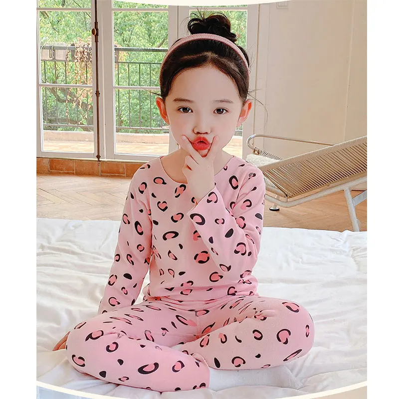 

Комплект бесшовного термобелья для девочек-подростков, розовая леопардовая Пижама, зимняя детская одежда для сна, футболка и штаны, комплек...