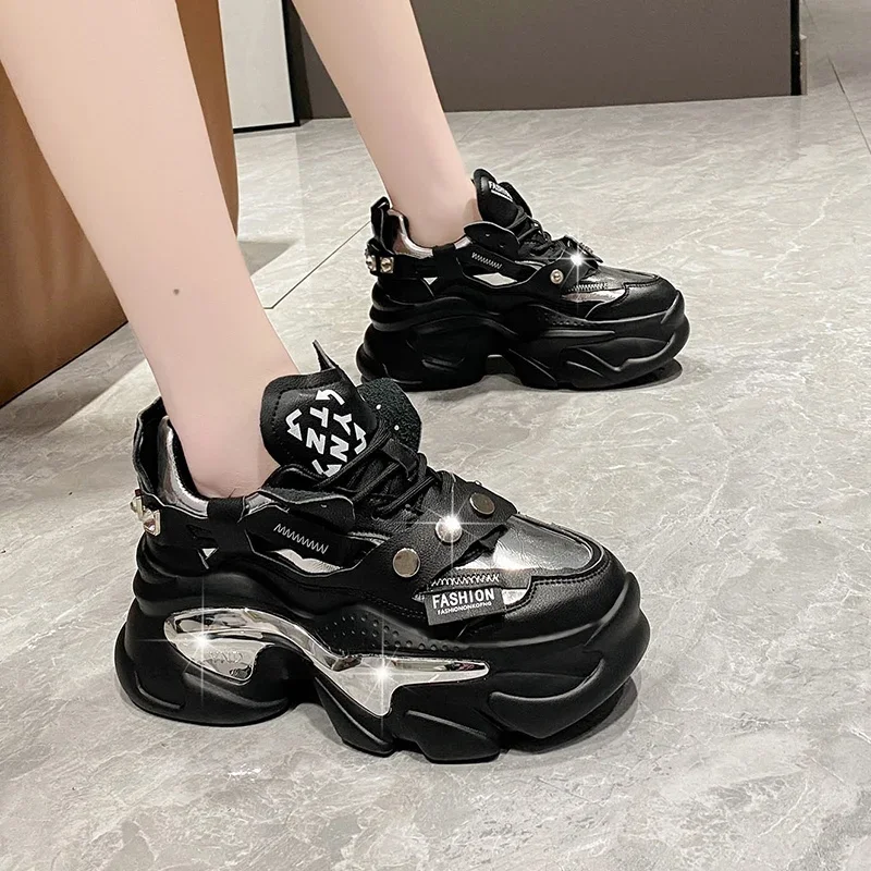 Женские кроссовки на высокой платформе с кристаллами новинка 2023 женская