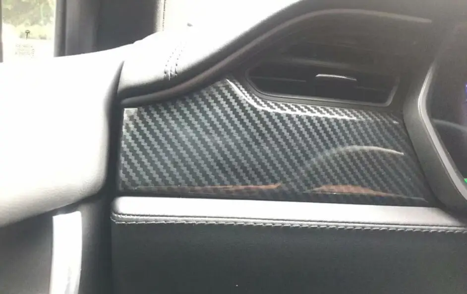 Декоративная наклейка на переднюю панель автомобиля с центральным контролем