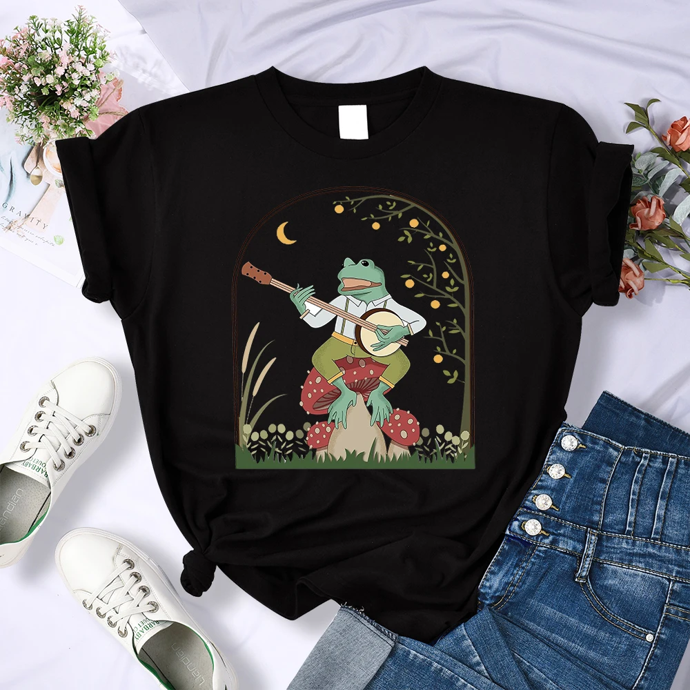Cottagecore Эстетическая лягушка играющая банджо на грибе Милая винтажная женская
