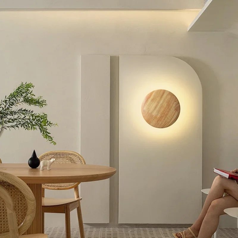 Настенный светильник из дерева современный минималистичный домашний
