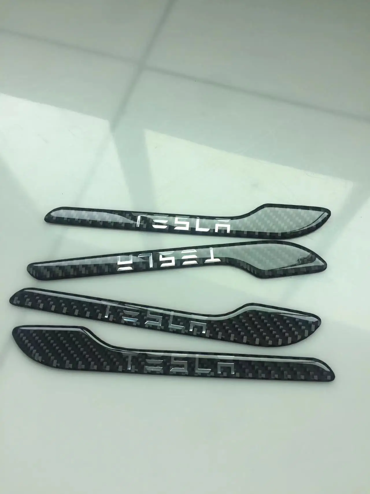 

Factory outlet for tesla sliding door stick carbon fiber drops of glue