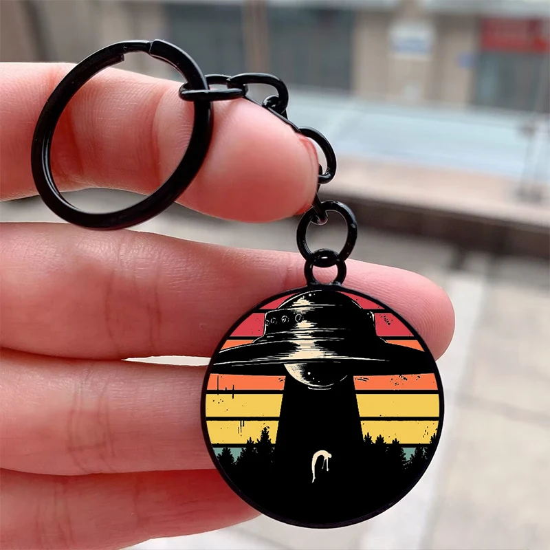 

Fashion I Want To Leave UFO at sunset Keychain Cool Motorcycle Car Backpack Chaveiro Keychain Friend’s Keyring Gifts Accessories
