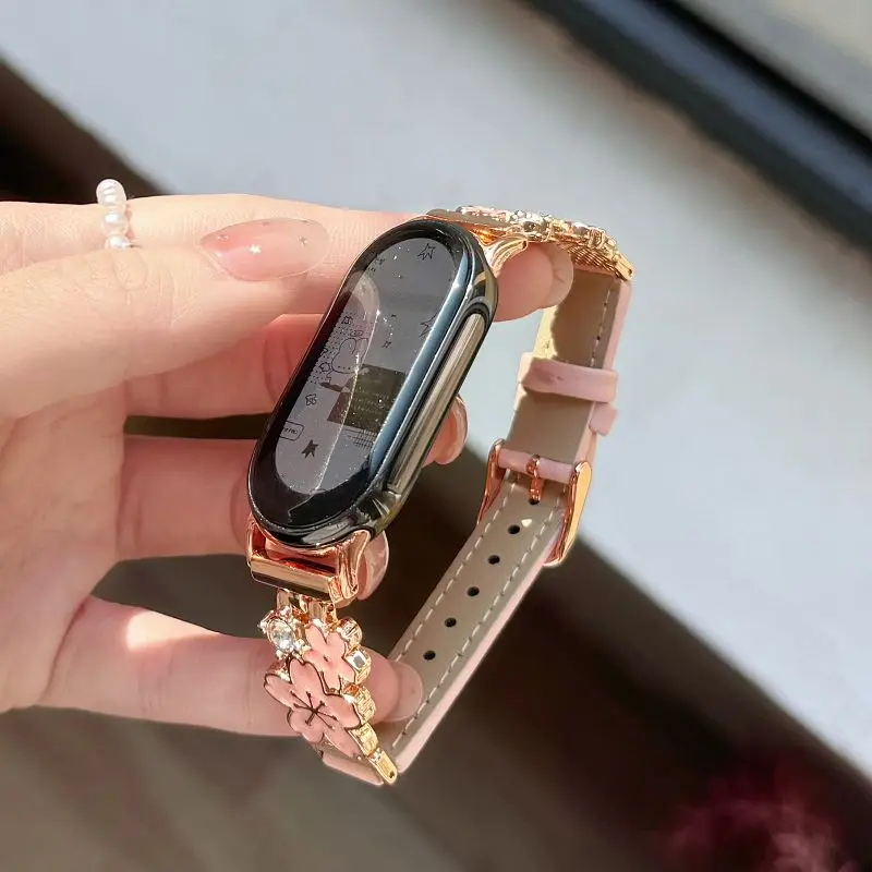 Фото Изящный кожаный ремешок для Xiaomi Mi Band 8 9 10, тонкий браслет с цветочным узором для Mi Band 8 9 Pro, сменный ремешок (Correa) №2