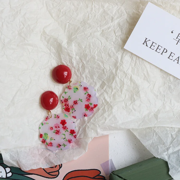 

Французские Ретро Винтажные нишевые дизайнерские серьги для женщин, нежные и ленивые украшения, новая мода и универсальные в различных местах