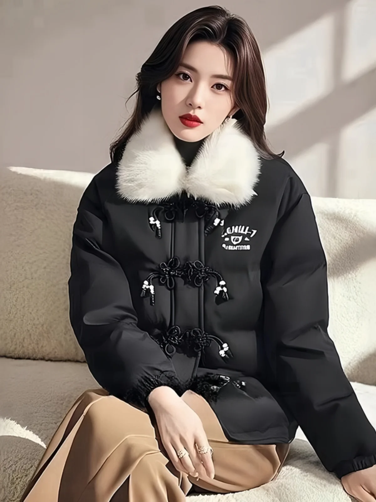 Стеганый теплый пуховик с черным меховым воротником одежда на хлопковой