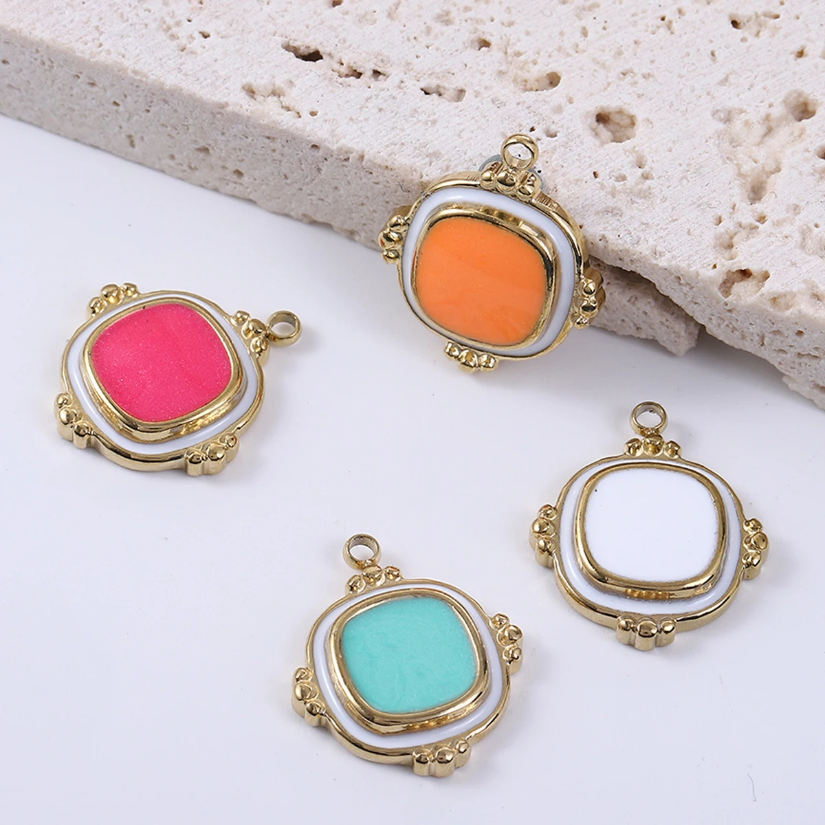 

Bohemian Stainless Steel Square Charms Pendant for DIY Jewelry Making Findings Dil Dripping Charms for Bracelet Making Wholesale