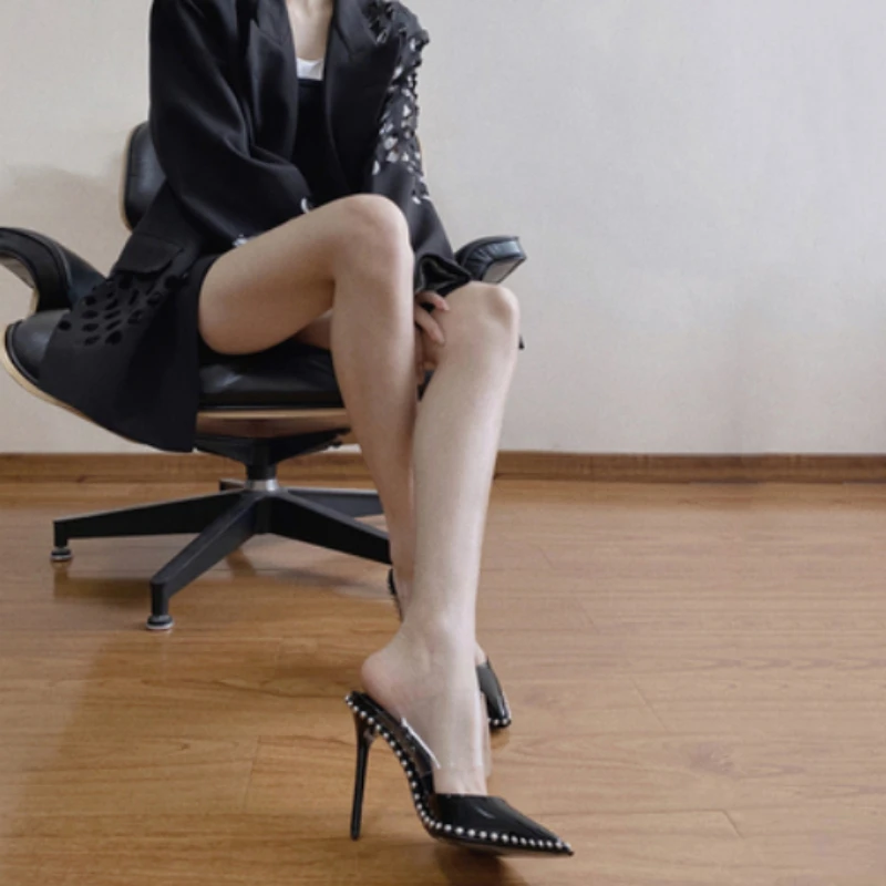 Женские туфли с заклепками новые брендовые босоножки на тонком высоком каблуке