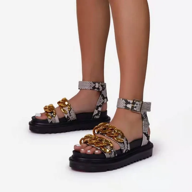 

Сандалии-гладиаторы женские на платформе, Босоножки с открытым носком, на танкетке, с цепочкой и пряжкой, модная обувь на плоской подошве, ле...