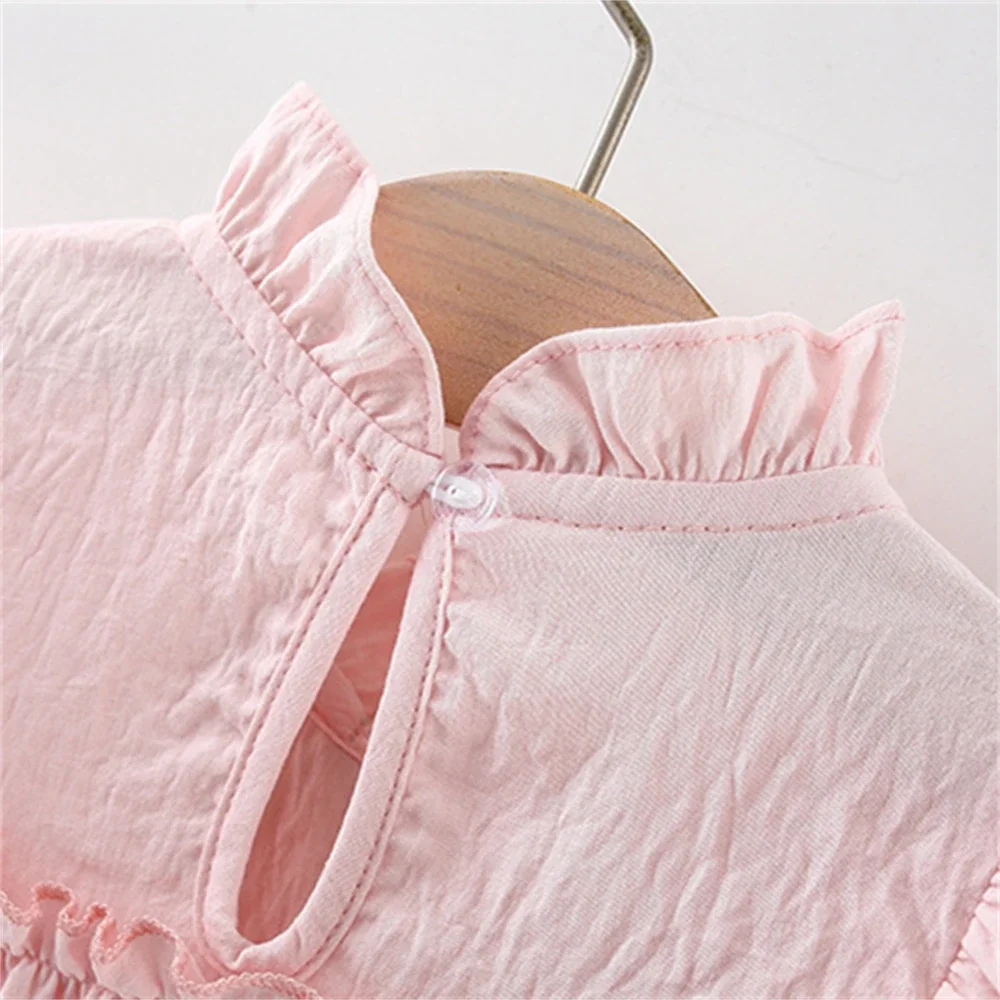 Летнее женское платье с бантом и цветочным рукавом