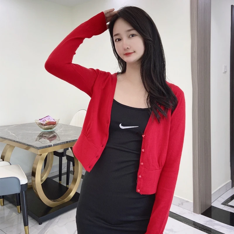 Женский кардиган на пуговицах с V-образным вырезом цвет в ассортименте