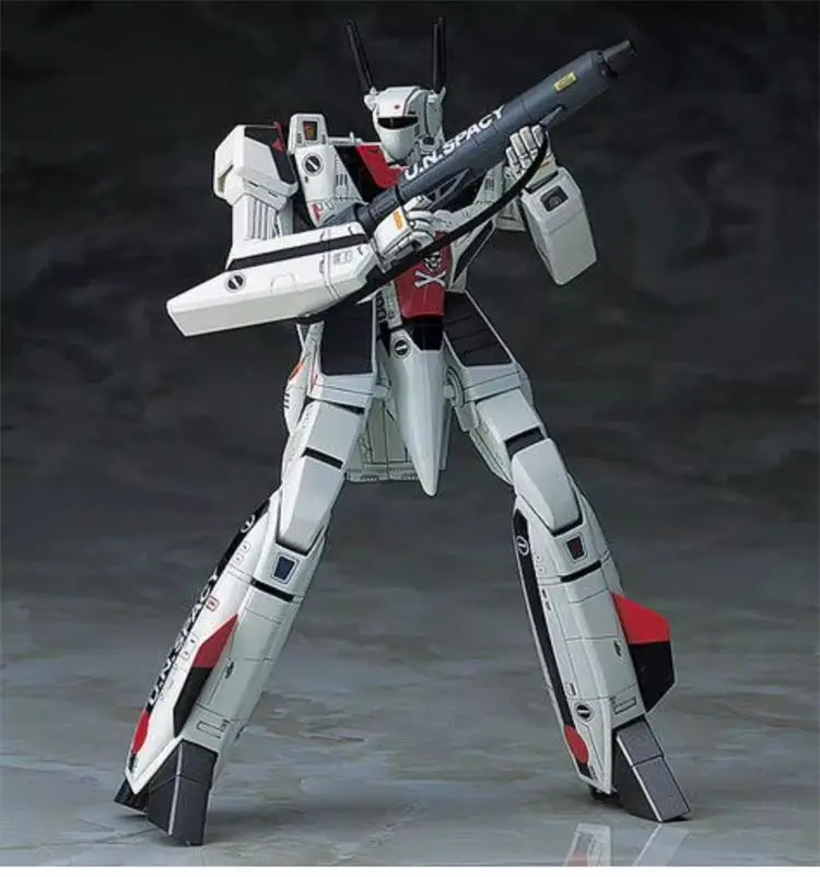 Фигурка Bandai Super Dimension Fortress 1/17