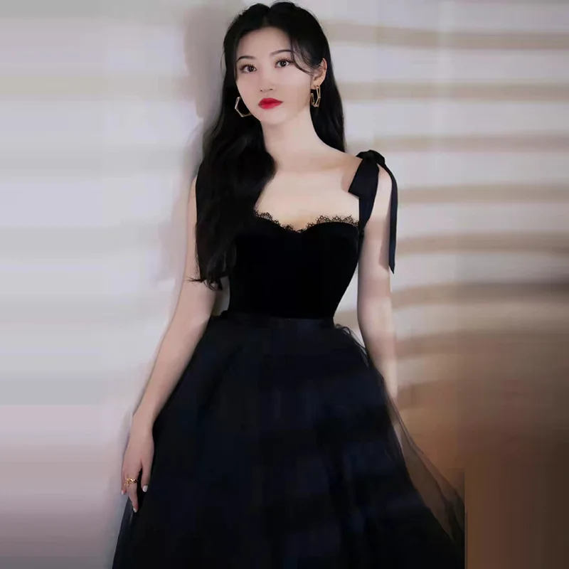 Женское вечернее кружевное платье черное миди без рукавов весна-лето 2024