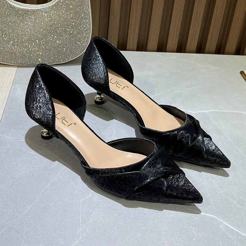 New Women Sandals Pointed Toe Butterfly Knot Crystal Female Pumps Flock Thin Heel Sexy Plus Size Ladies Summer Fashion Shoes