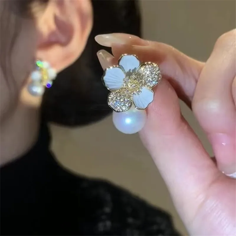 

Fashion Trend Unique Design Elegant and Exquisite Zircon Flower Pearl Earrings For Women Jewelry Christmas Party Premium Gift