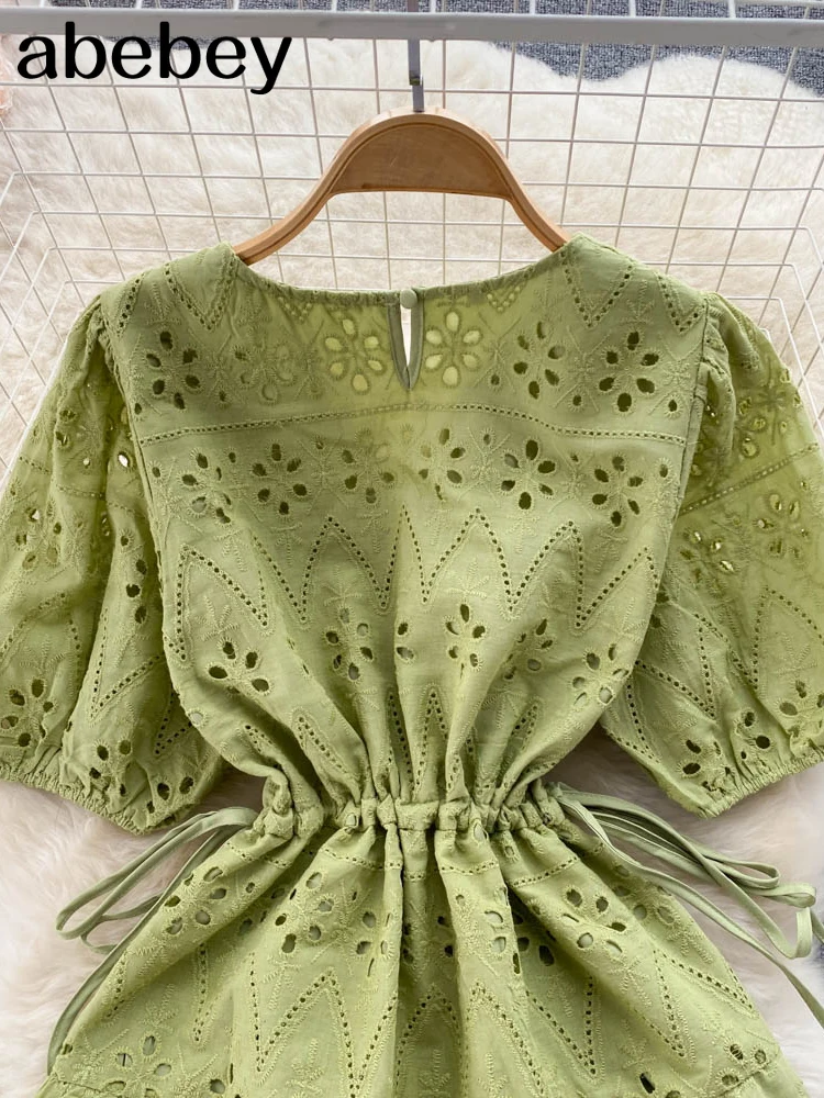 Женское однотонное платье без рукавов с V-образным вырезом