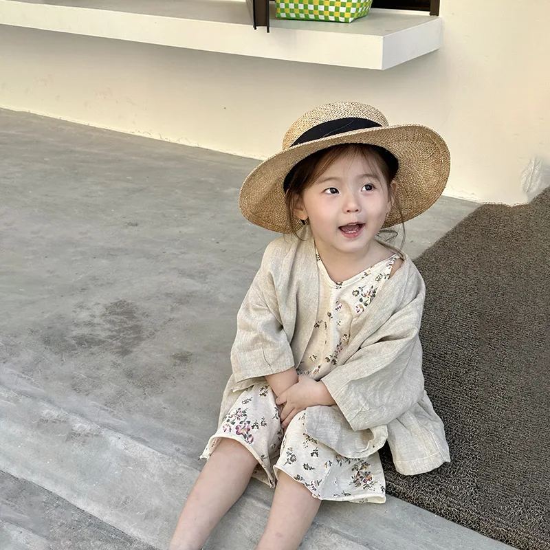 

Детская летняя одежда, новая Корейская версия серии Sen для девочек, кардиган из хлопка и конопли, куртка, штаны на подтяжках с цветочным прин...