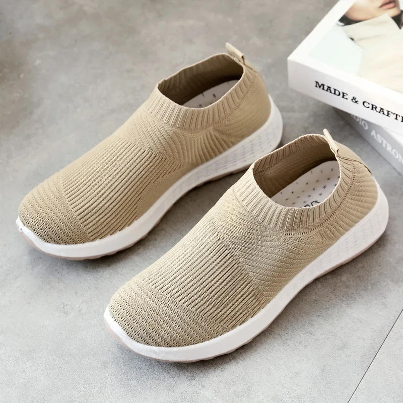 2022 New Breathable Shoes for Woman Sneakers Fashion Loafers Stretch Fabric Casual Slip-on Light Soft Sole Lady Shoes Women