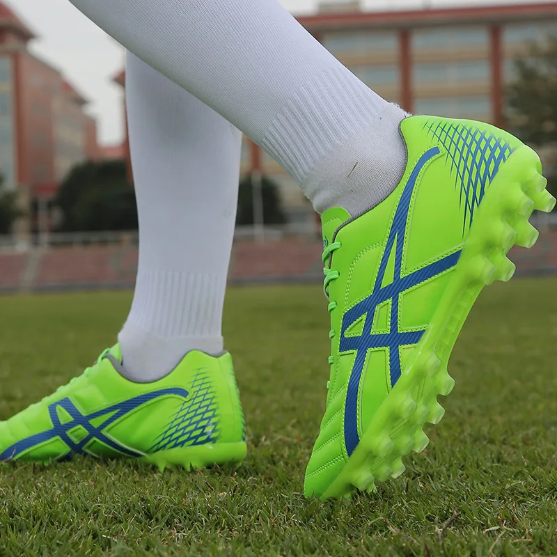 High Quality White Men Football Shoes Breathable Men's Soccer Shoes Unisex Low Cut Male Football Sneakers Chaussure De Football