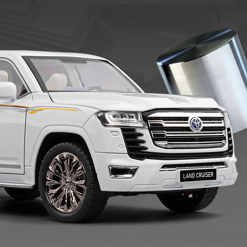 Фото Большой размер 1/18 Toyota Land Cruiser LC300 ZX, модель автомобиля из сплава, литой под давлением металлический внедорожник, модель автомобиля, звуковой свет, детская игрушка в подарок №2