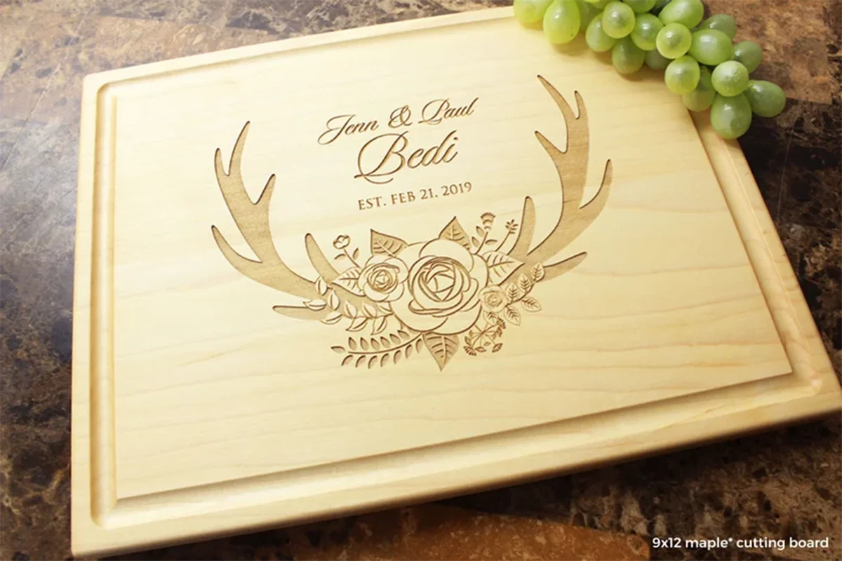 

Flower Pattern Carved Walnut Beech Kitchen Chopping Board Personalized Custom Text Christmas Gift Valentine's Day Gift