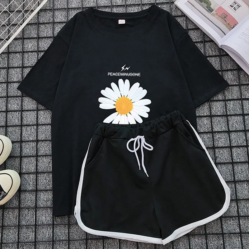 

Women's Daisy Printing Sports Suit Summer Loose Ins Fashionable Short-sleeved Shorts Casual Two-piece Suit Vacation Set