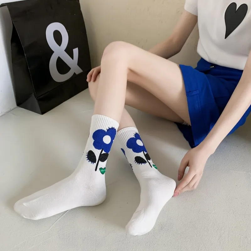 Fashion White Blue Flower Cotton Sock Set 5 Pairs Female Casual Ins Trend High Quality Cute Floral Cotton Mid-Tube Socks Women