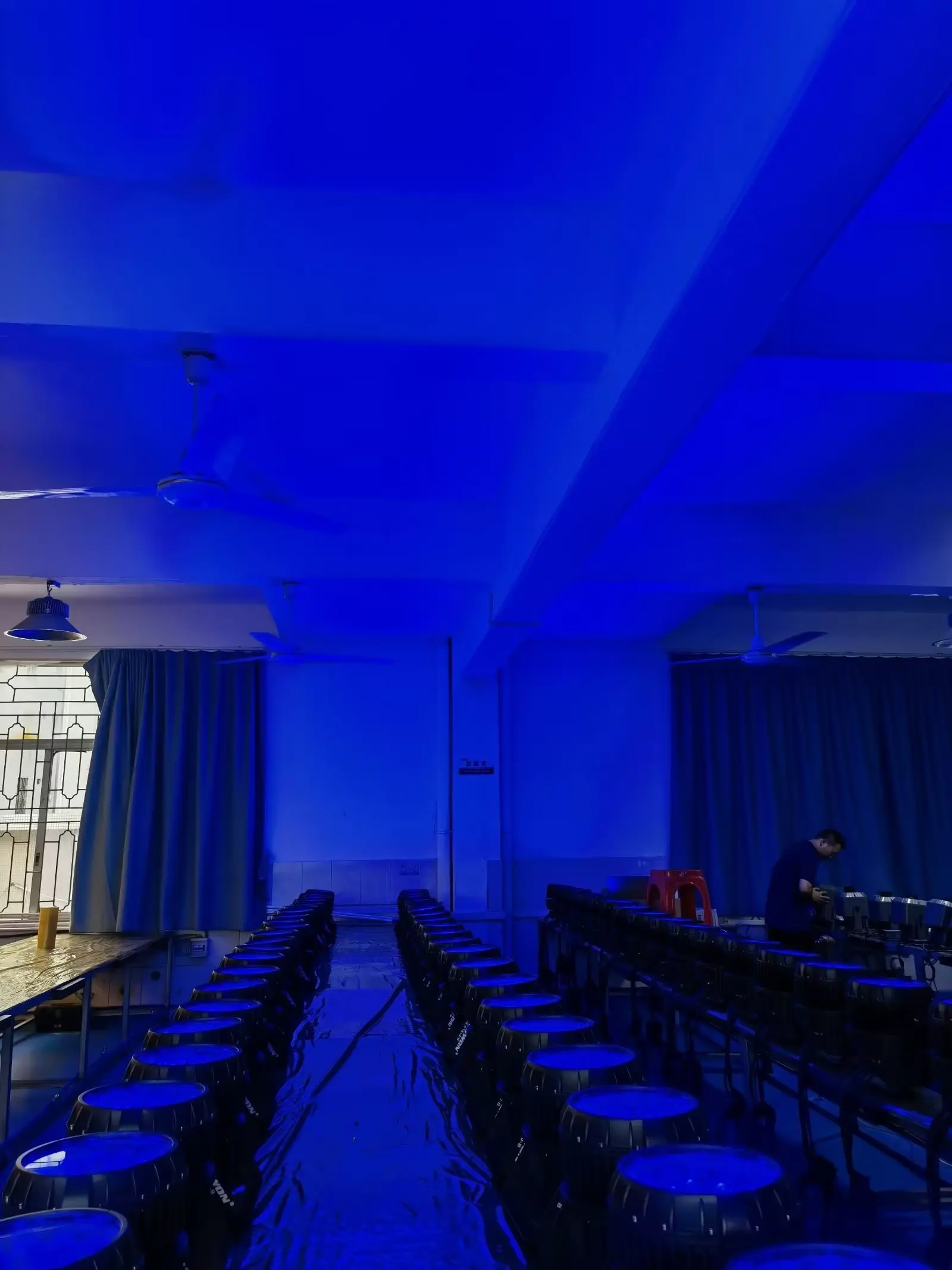 4 шт. 18x10 Вт водонепроницаемый светодиодный светильник с зумом RGBW IP65 в 1